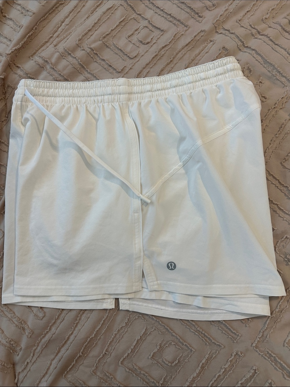 lululemon athletica hotty hot White Women's Athletic Shorts - Picture 2 of 5